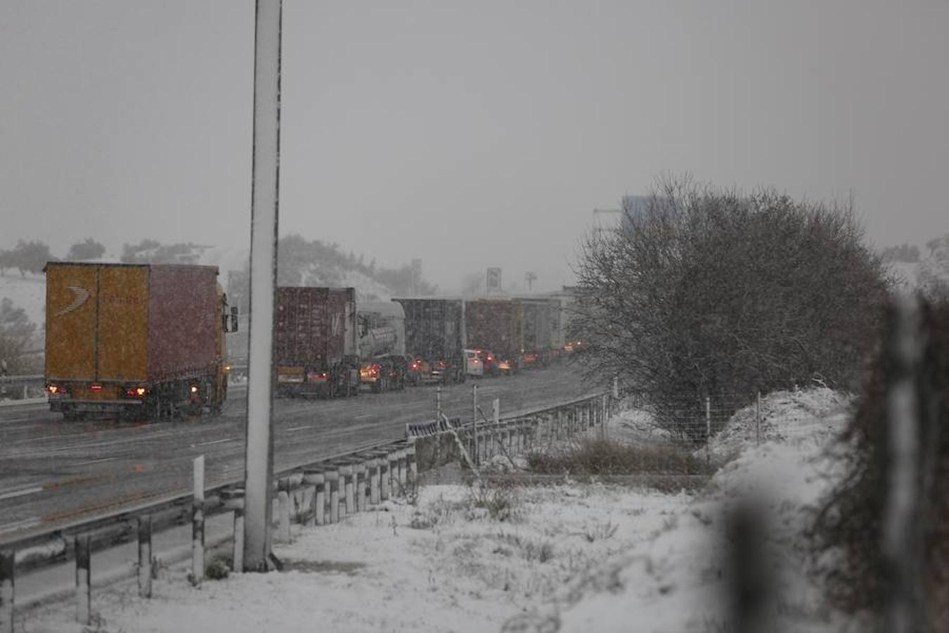 Carreteras con nieve en la Comunitat por el temporal de frío