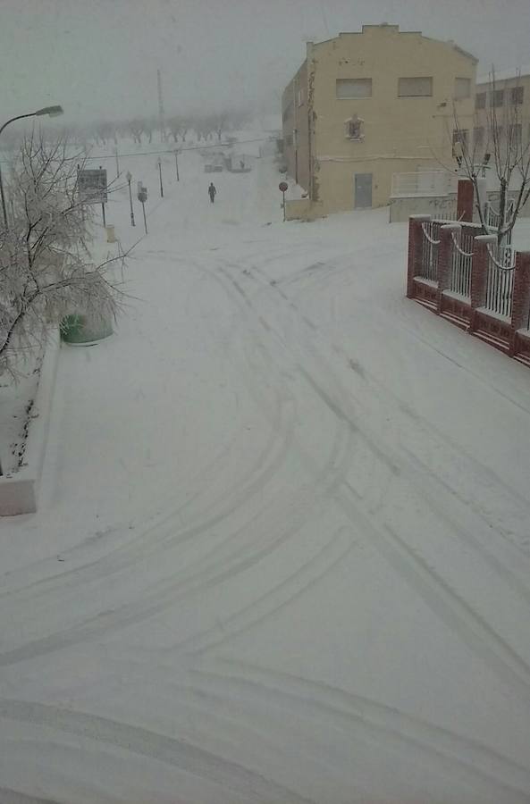 Carreteras con nieve en la Comunitat por el temporal de frío