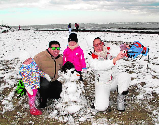 Los muñecos de nieve lelgan a Dénia.