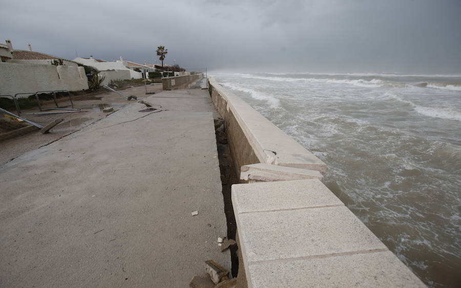 Fotos del temporal en las playas de El Saler, zona Casbah