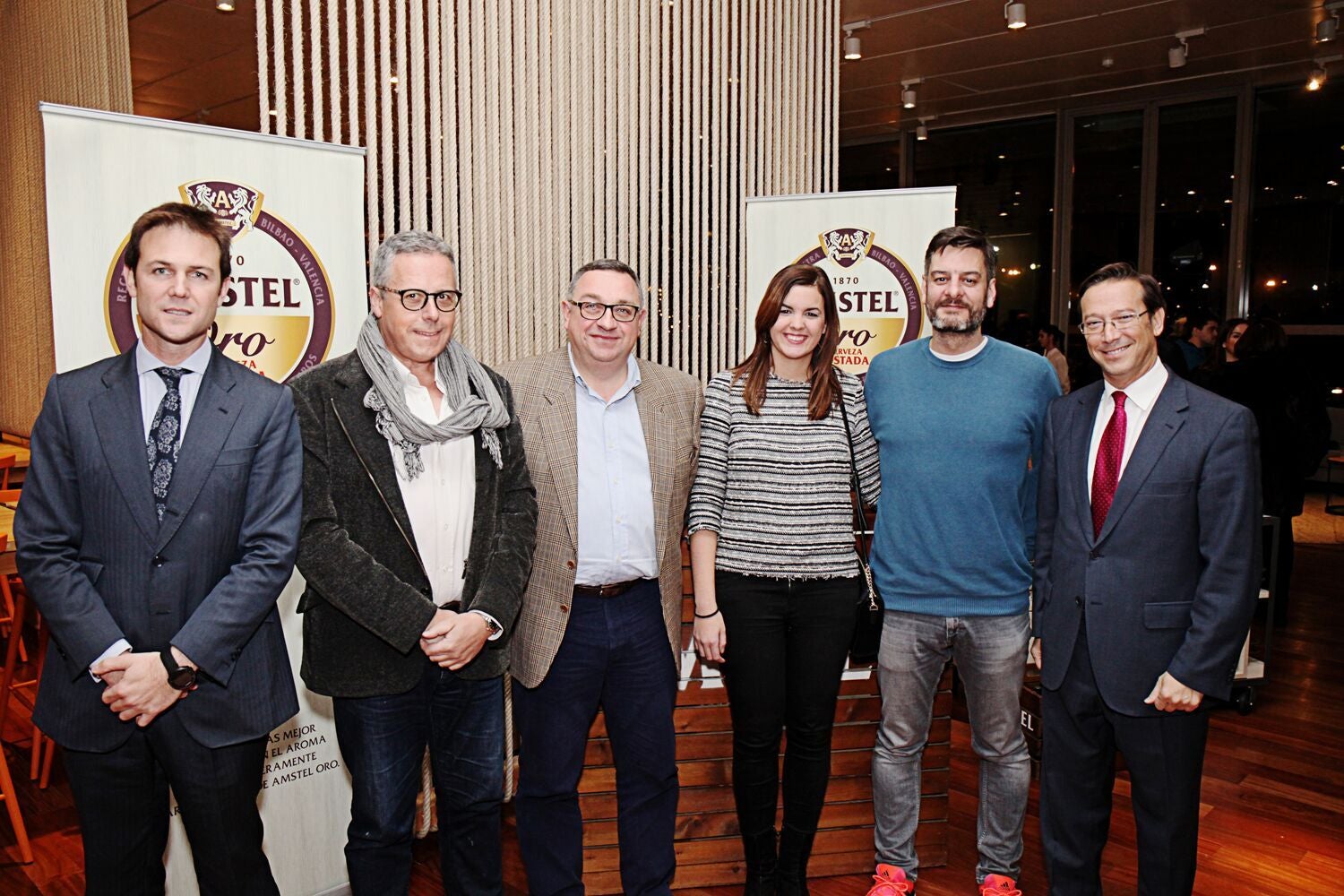 De izquierda a derecha: Manuel Román, Director Territorial de HEINEKEN España en Levante; Evarist Caselles, jefe de promoción turística del Patronat de Turisme de Valencia; Vicent Llorens, Director de la Marina Real; Sandra Gómez, Primera Teniente de Alcalde y Concejala de Turismo del Ayuntamiento de Valencia; Carlos Galiana, Concejal de Comercio del Ayuntamiento de Valencia; y Pablo Mazo, Director Regional de Relaciones Institucionales de HEINEKEN España.