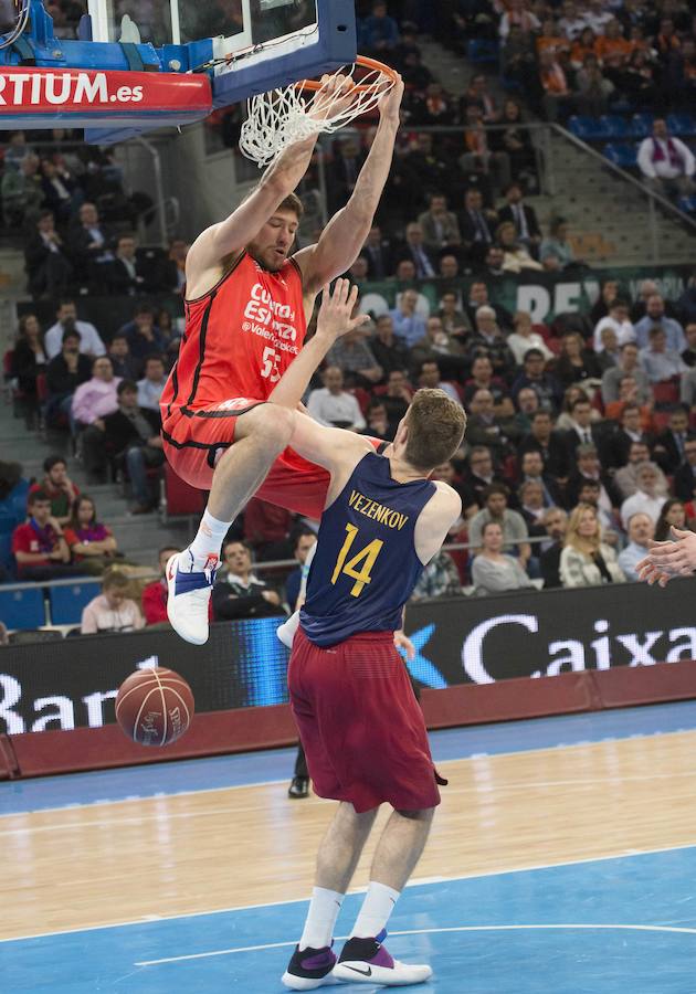 Fotos de la semifinal de Copa del Rey disputado entre el Barcelona y el Valencia Basket