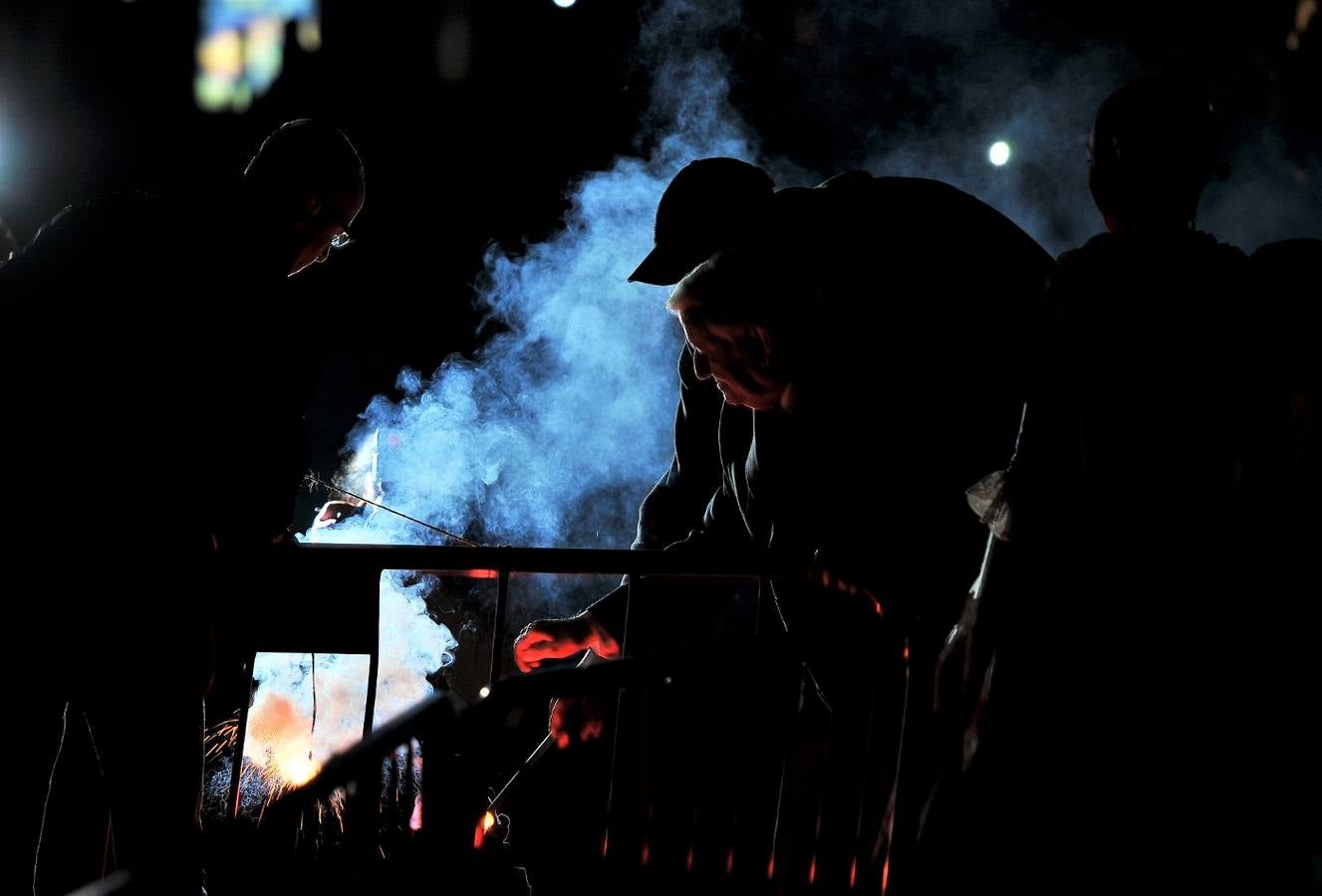 Fotos de la mascletà vertical &#039;Amstel Nit de l&#039;Espolín&#039;