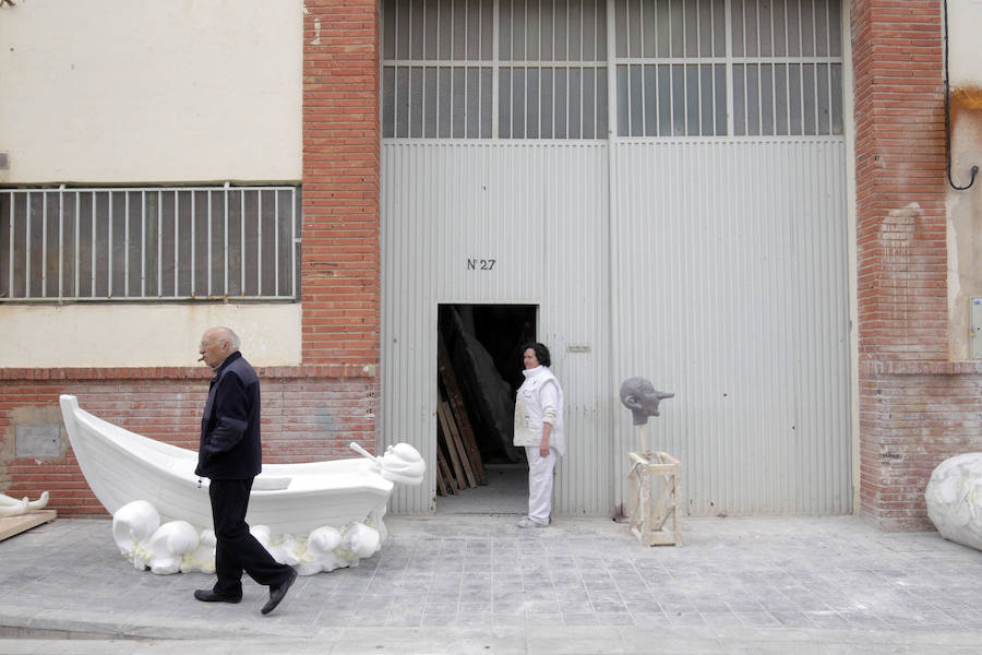 Fotos de la visita de las falleras mayores de Valencia a la Ciudad del Artista Fallero