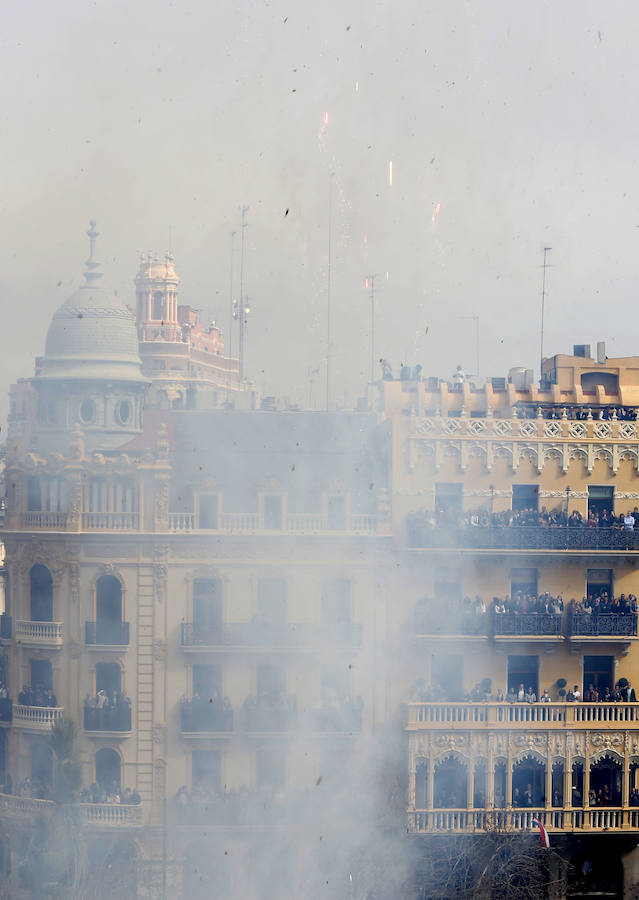 Búscate en las fotos de la tercera mascletà de las Fallas 2017, del 3 de marzo