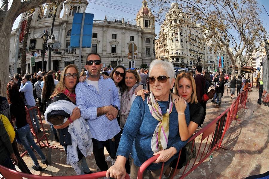 Fallas 2017 | Búscate en la mascletà del 8 de marzo de 2017