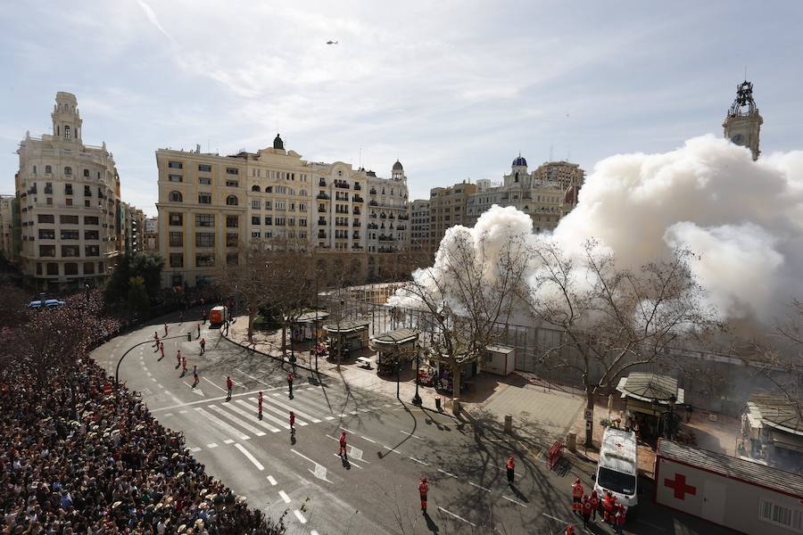 Las mejores fotos de la mascletà de Caballer FX