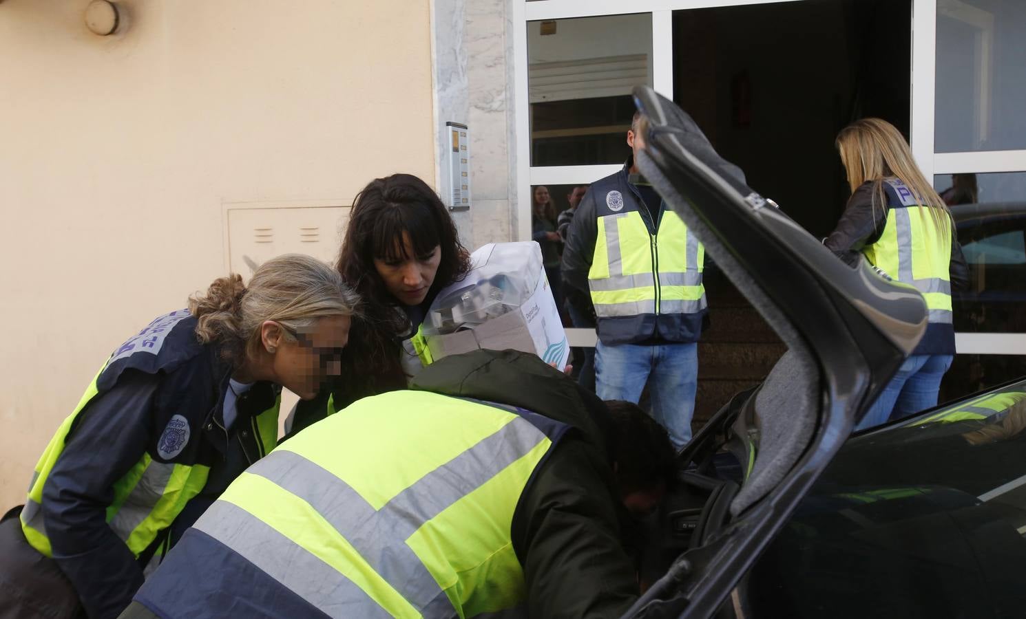 Fotos de la detención de Paco Sanz, el valenciano de los 2.000 tumores, arrestado por estafa