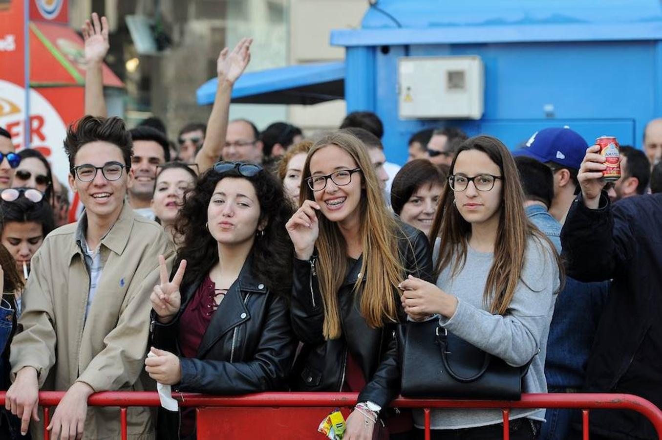 Fotos de la mascletà del sábado 11 de marzo de 2017 de Pirotecnia Tomás de Benicarló. Búscate