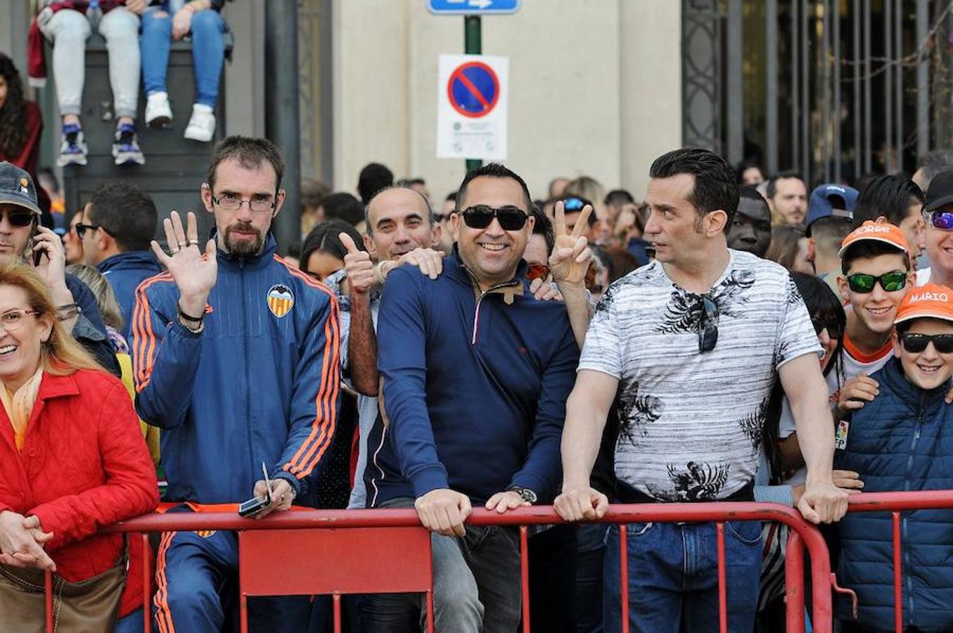 Fotos de la mascletà del sábado 11 de marzo de 2017 de Pirotecnia Tomás de Benicarló. Búscate