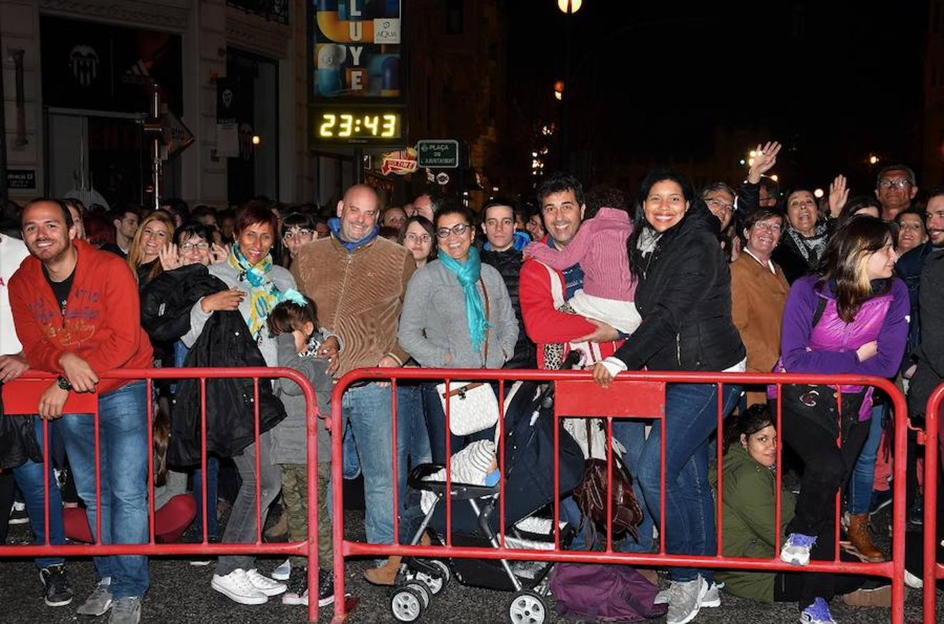 Fotos de la mascletà nocturna del sábado 11 de marzo. Fallas 2017