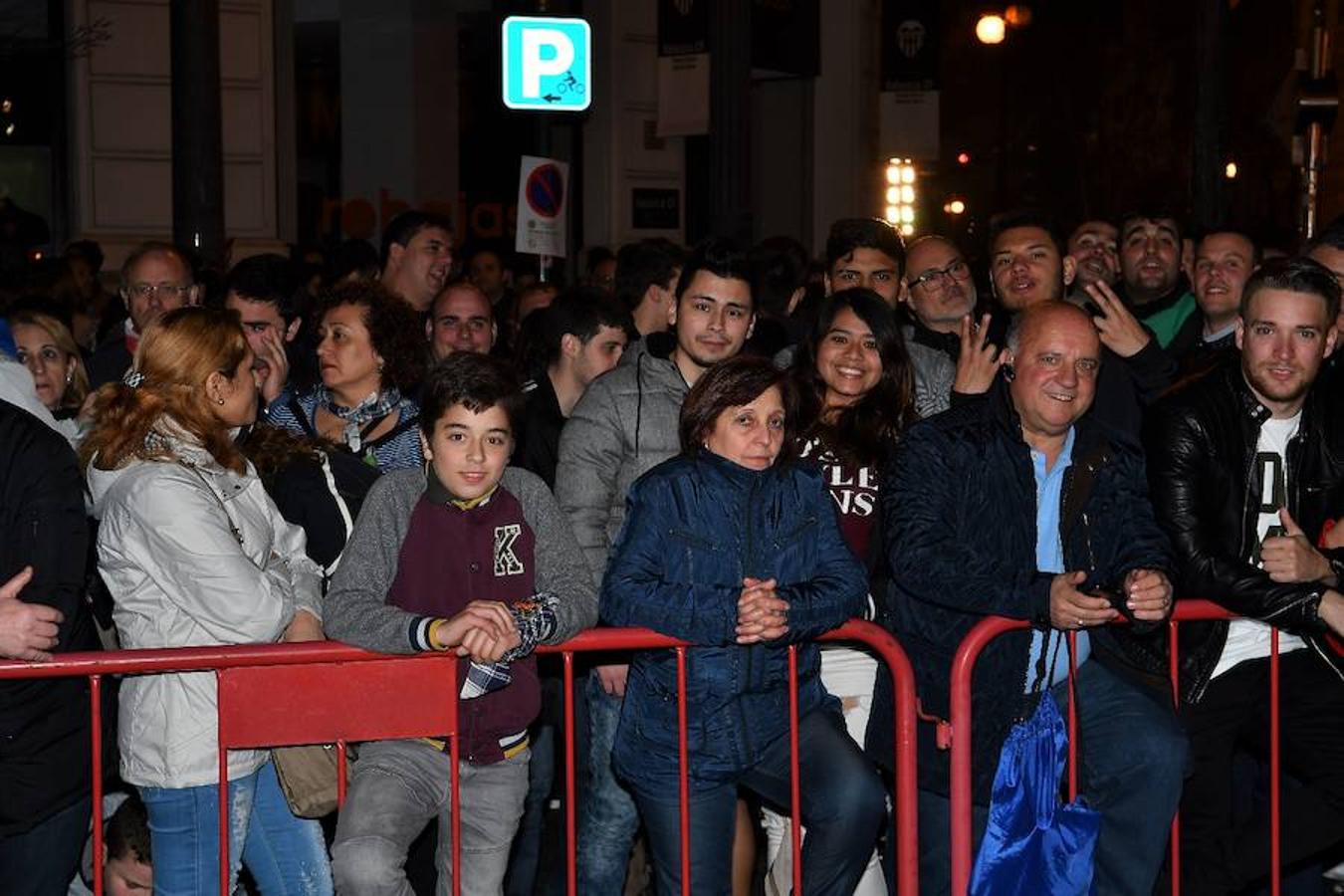 Fotos de la mascletà nocturna del sábado 11 de marzo. Fallas 2017