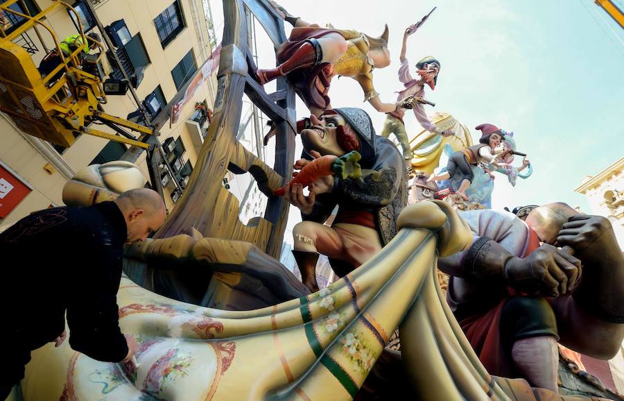 Falla Plaza del Pilar