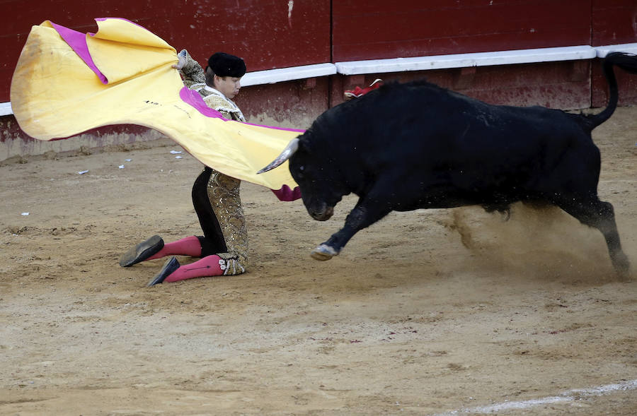 Fotos de la segunda novillada de la Feria de Fallas 2017