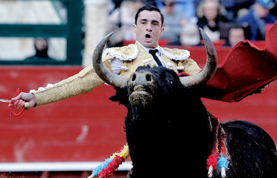 Fotos de la corrida de toros de hoy de la Feria de Fallas 2017