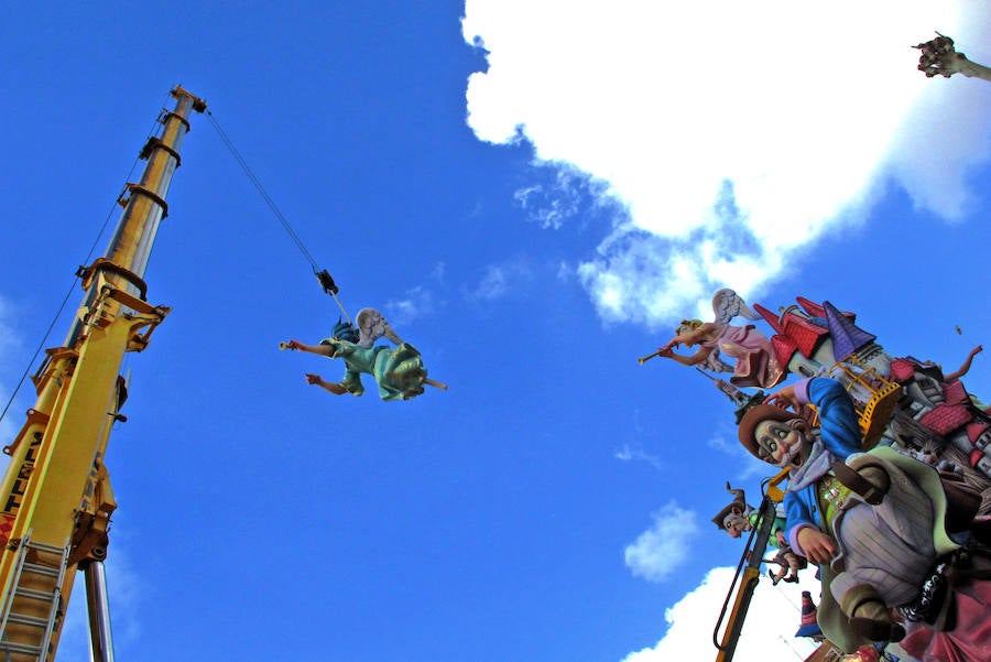 Fotos de las fallas de especial de Dénia