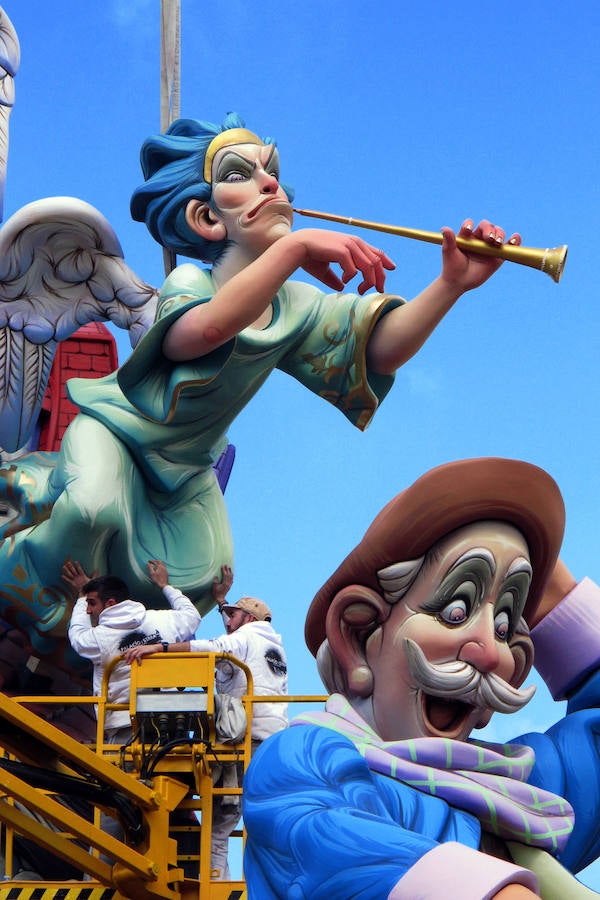 Fotos de las fallas de especial de Dénia