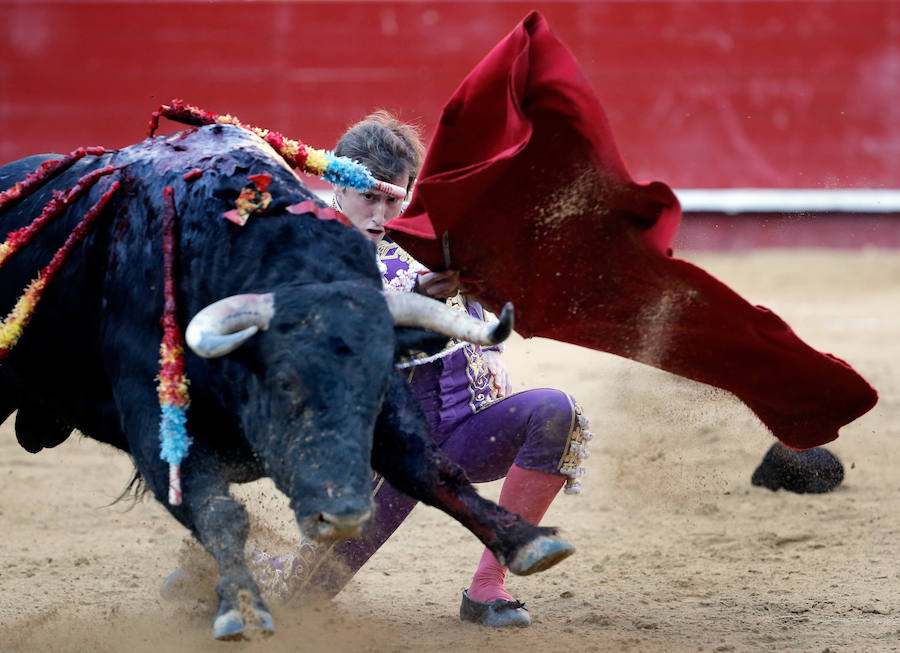 Fotos de la séptima corrida de toros de la Feria de las Fallas de 2017