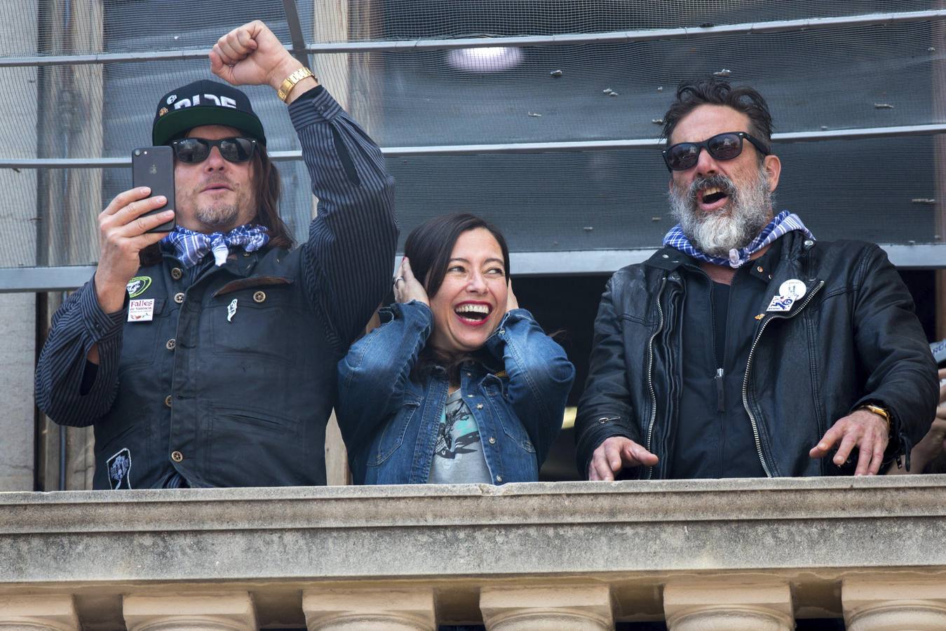 Los actores de Daryl y Negan, de &#039;The Walking Dead&#039;, en la mascletà de Valencia