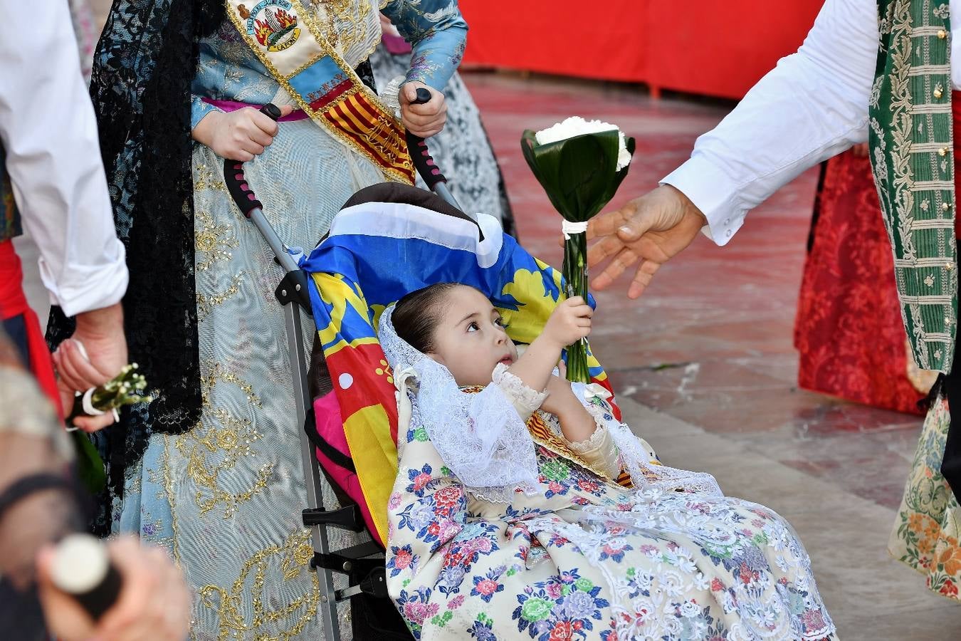 Fotos de la Ofrenda de las Fallas 2017 de hoy viernes (1)