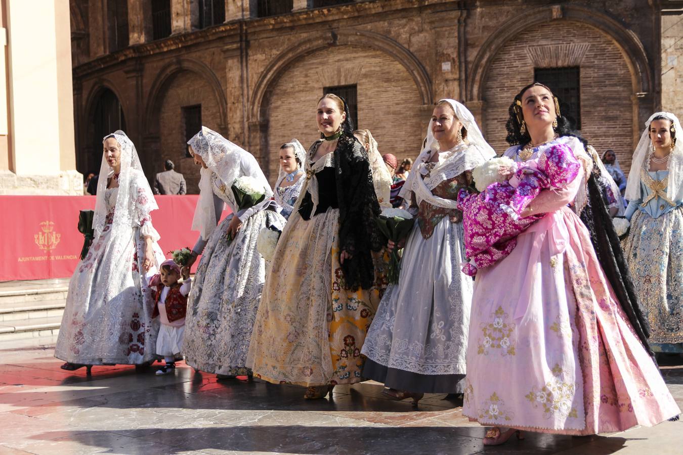 Fotos de la Ofrenda de las Fallas 2017 de hoy viernes (1)