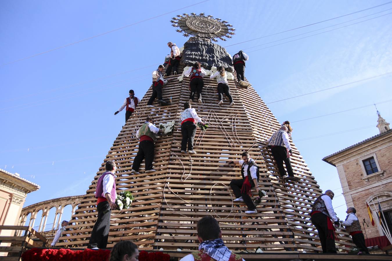 Fotos de la Ofrenda de las Fallas 2017 de hoy viernes (1)