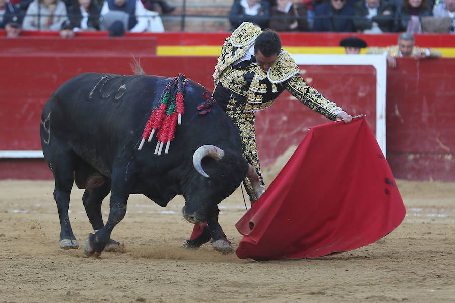 Fotos de la corrida de toros de hoy sábado de la Feria de las Fallas de 2017