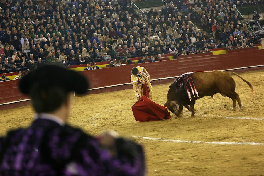 Fotos de la corrida de toros de hoy sábado de la Feria de las Fallas de 2017