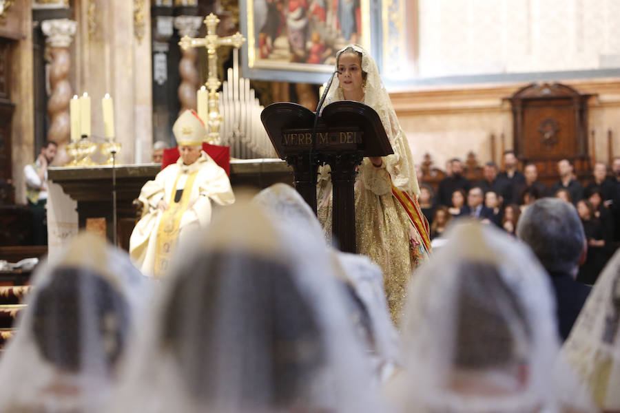 Fotos de la ofrenda a San José de las Falleras Mayores 2017