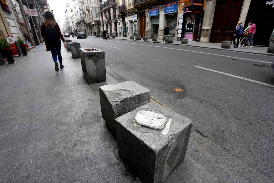 El centro de Valencia continúa con calles sucias tres días después de acabar las Fallas 2017