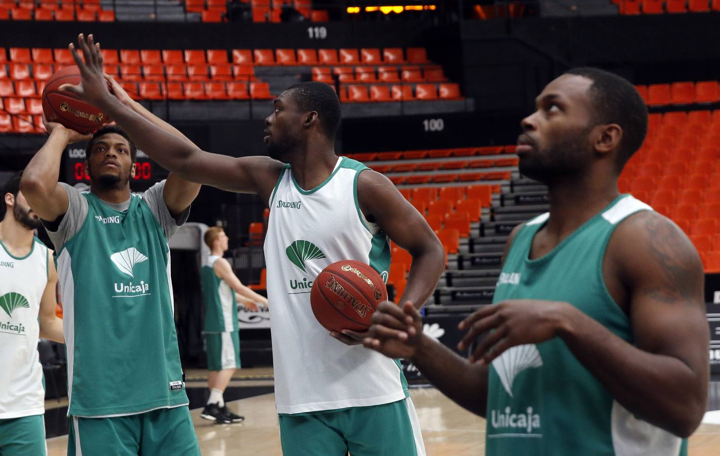 Fotos del entrenamiento previo al primer partido de la final de la Eurocup: Valencia Basket-Unicaja
