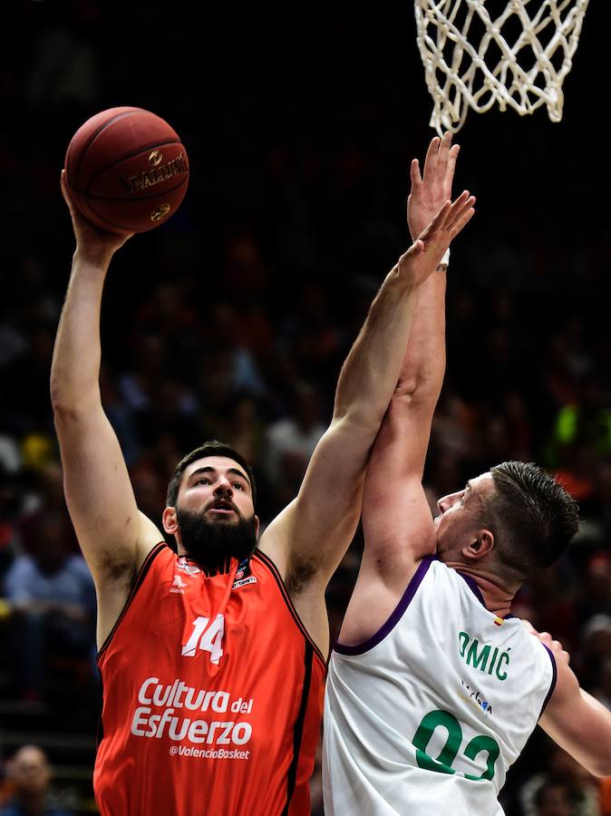 Fotos de la final de la Eurocup entre el Valencia Basket y el Unicaja