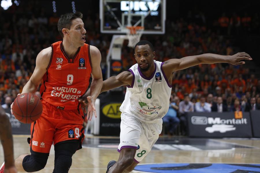 Fotos de la final de la Eurocup entre el Valencia Basket y el Unicaja