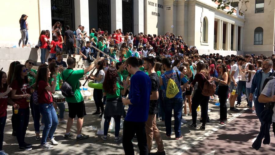 Fotos de la fiesta de Enfermería y Medicina en Valencia