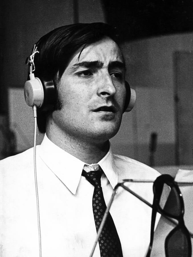 nino Bravo durante una grabación.