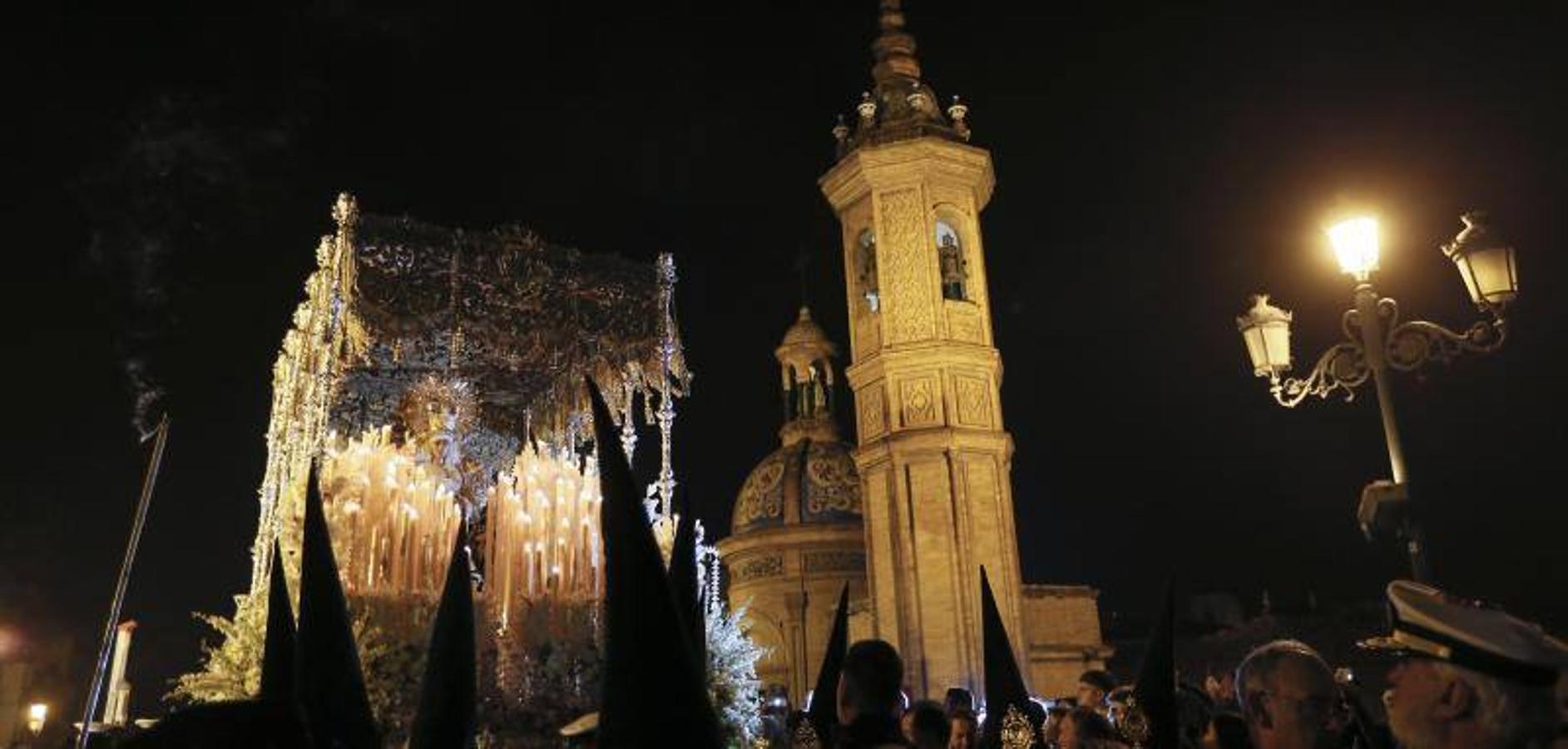 Fotos de la Madrugá de Sevilla en la Semana Santa de 2017