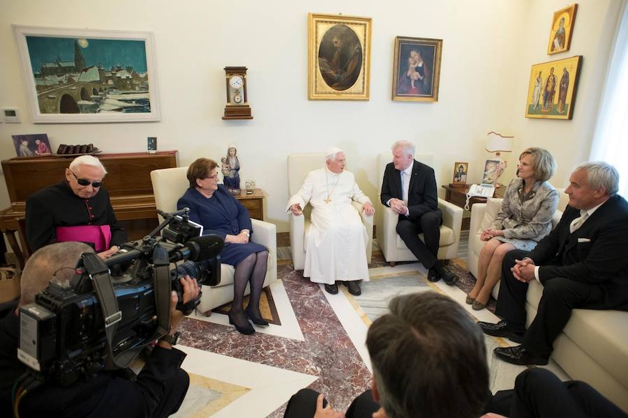 Fotos de la fiesta bávara por el 90 cumpleaños de Benedicto XVI