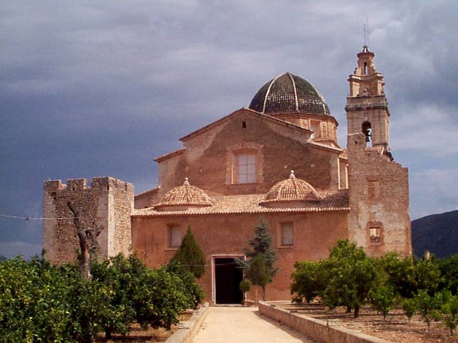 Simat de la Valldigna, Monestir de Santa Maria de la Valldigna.