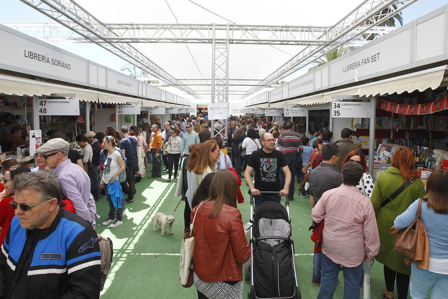 Fotos de la Feria del Libro de Valencia 2017