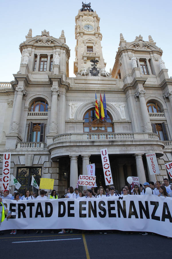 Fotos manifestación libertad educativa (II)