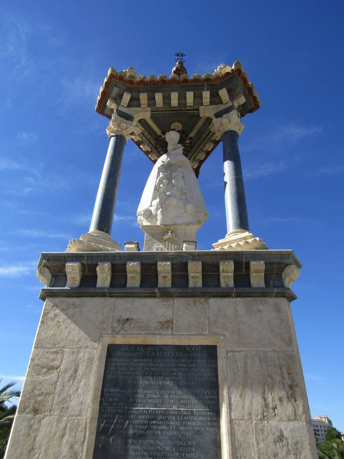 Virgen de los Desamparados en el Pont del Mar