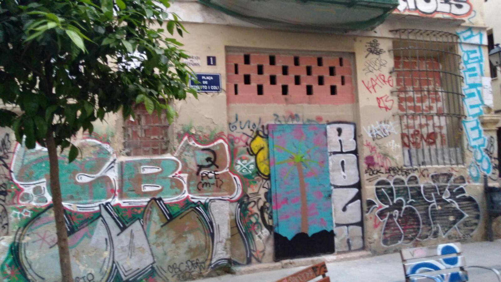 Fotos de los &#039;grafitis&#039; y pintadas en edificios del Carmen
