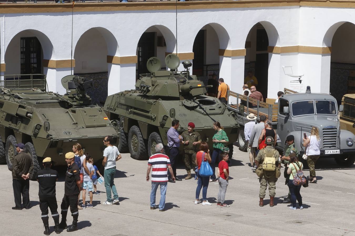 Fotos de la jornada de puertas abiertas del Museo Militar de Valencia