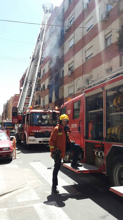 Fotos del incendio en un edificio de Mislata