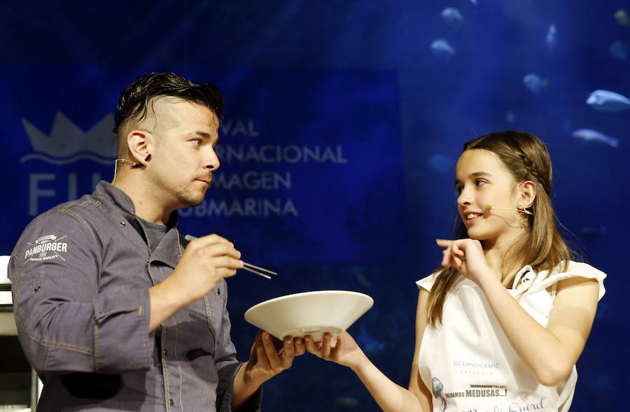 Fotos de &#039;showcooking&#039; con medusas en el Oceanogràfic de Valencia