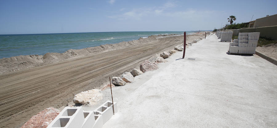 Fotos de la reconstrucción de la playa en la Casbah, El Saler