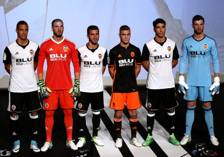 Fotos de la presentación de las camisetas del Valencia CF