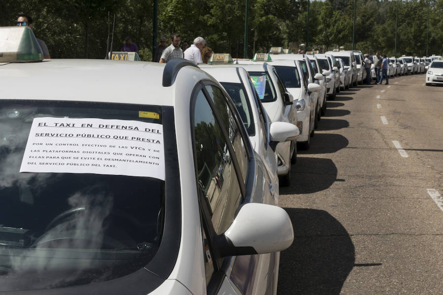 La huelga de los taxistas de toda España, en imágenes