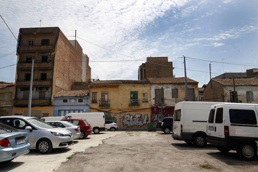 Fotos de chatarrerías ilegales en el Cabanyal de Valencia