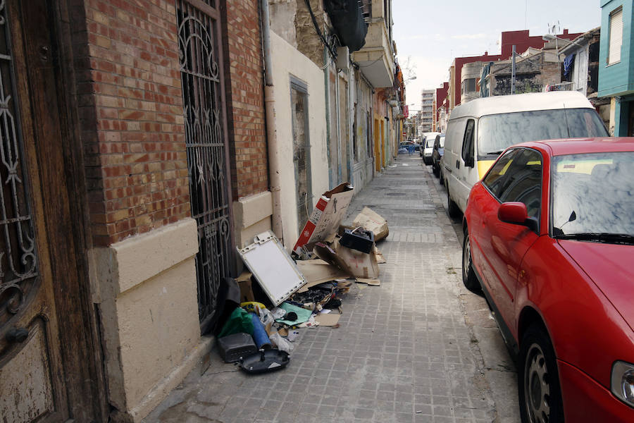 Fotos de chatarrerías ilegales en el Cabanyal de Valencia